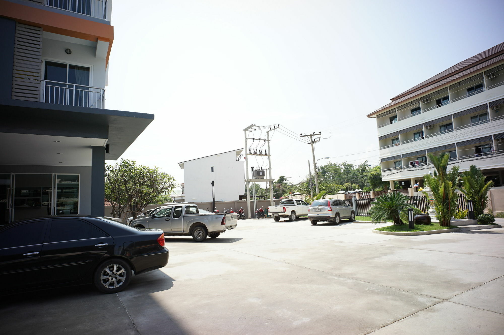 The Precious Aparthotel Hua Hin Esterno foto
